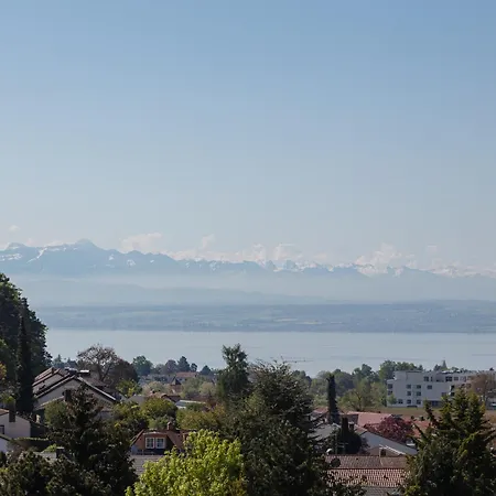 Lichterfunkeln Fuer Junge Paare Mit Panorama-seeblick Апартаменты