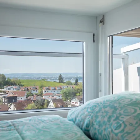 Lichterfunkeln Fuer Junge Paare Mit Panorama-seeblick Апартаменты
