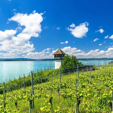 Lichterfunkeln Fuer Junge Paare Mit Panorama-seeblick Апартаменты