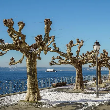 Lichterfunkeln Fuer Junge Paare Mit Panorama-seeblick * Дайзендорф